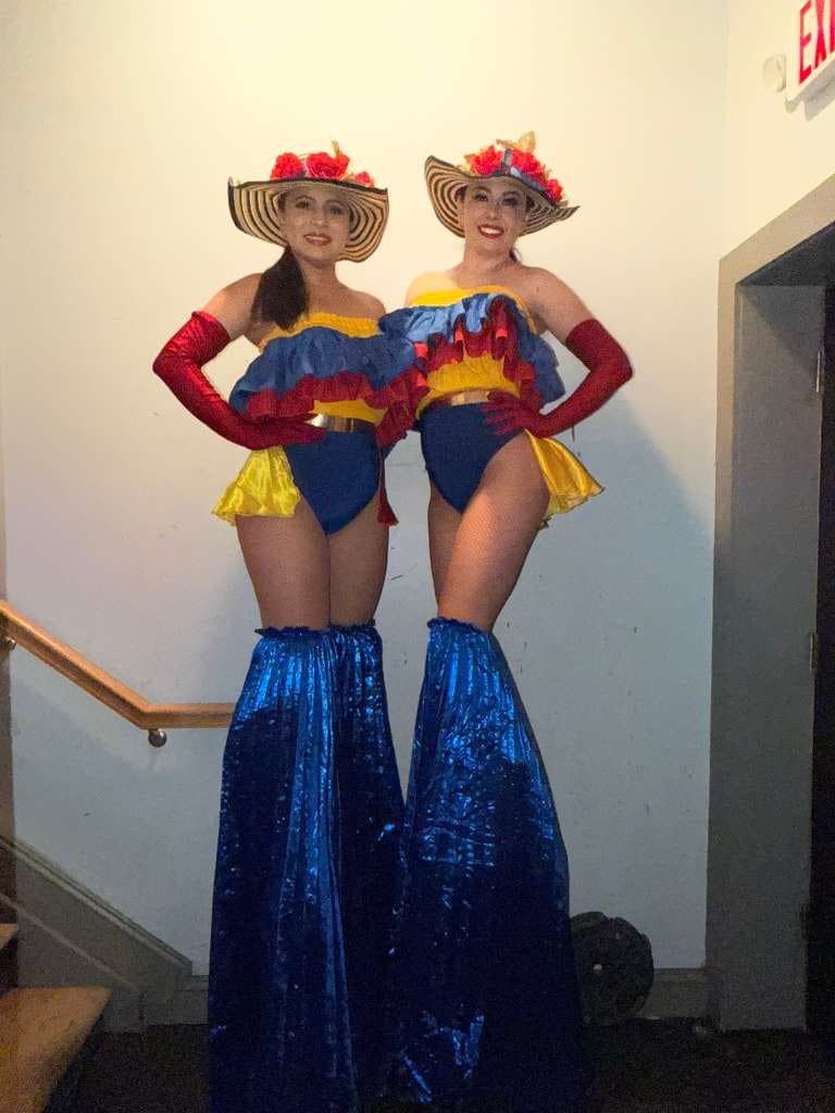Stilt walker performer at an Esme hora loca